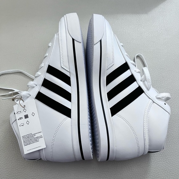 NWT - Adidas Men’s Retrovulc Mid Synthetic Leather Skateboard Shoes - Size 9 - Picture 4 of 8